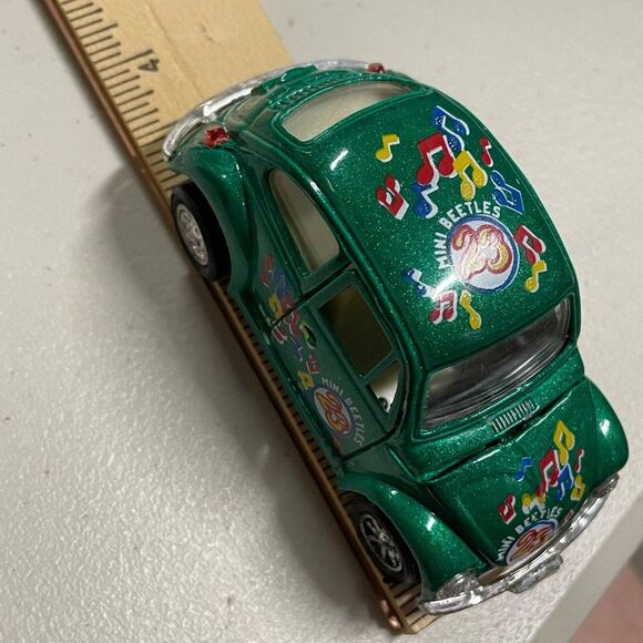 Die cast VW Beetle Bug metallic Emerald Green - Picture 10 of 10